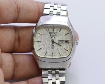 Vintage Seiko QT 0823 5020 Textured Dial Men Quartz Watch Japan