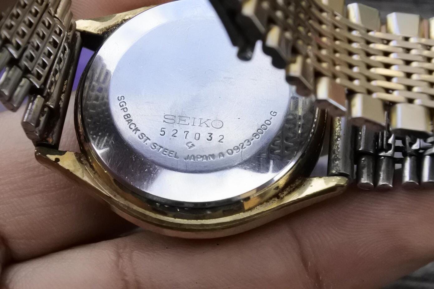 Vintage Seiko QZ 0923 8000 Silver Dial Men Quartz Watch Japan 