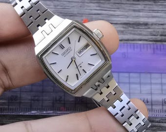 Vintage Rare Original Seiko 5 Automatic Blue Dial Square Shape Day