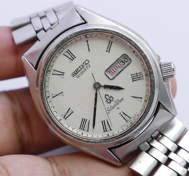 Here's my other Vintage Seiko, the dressier Silverwave 7546