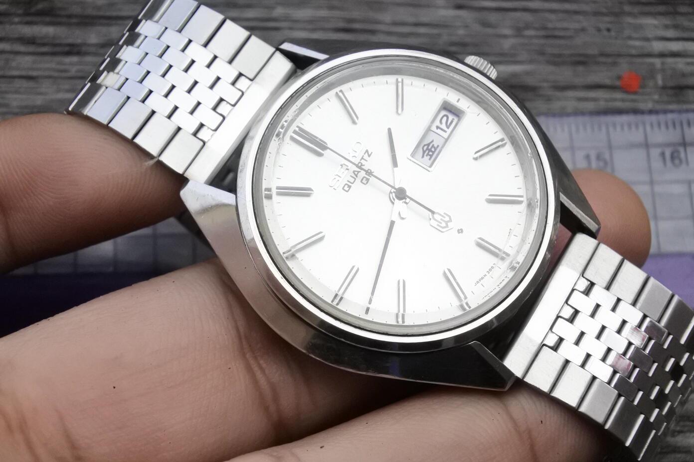Vintage Seiko QR 3863 7001 White Dial Men Quartz Watch Japan Round