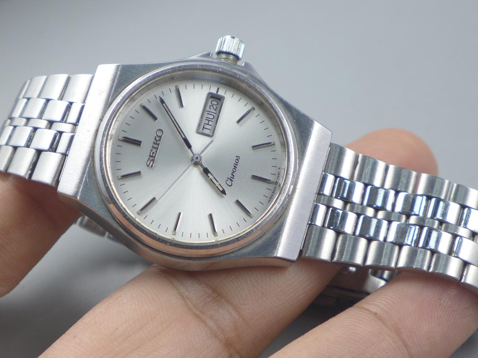 Vintage Seiko Chronos 5H23 7D20 Gray Dial Men Quartz Watch Japan