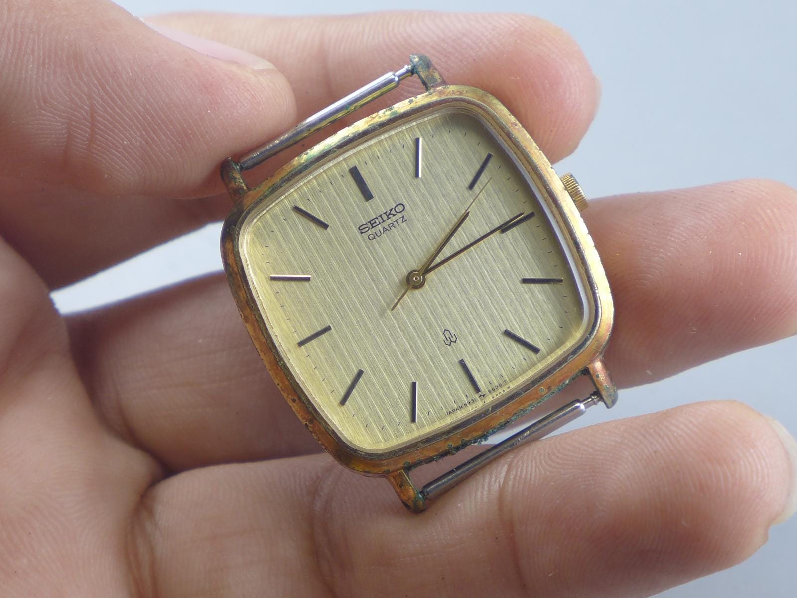 ヴィンテージ SEIKO 5931-5421 超硬タングステン 1989年製 Vintage Seiko Gold Plate 5931 5480 Textured Dial Men Quartz Watch