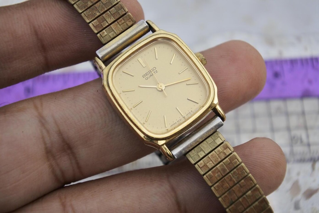 Vintage Seiko 2C21 5430 Yellow Dial Lady Quartz Watch Japan JDM