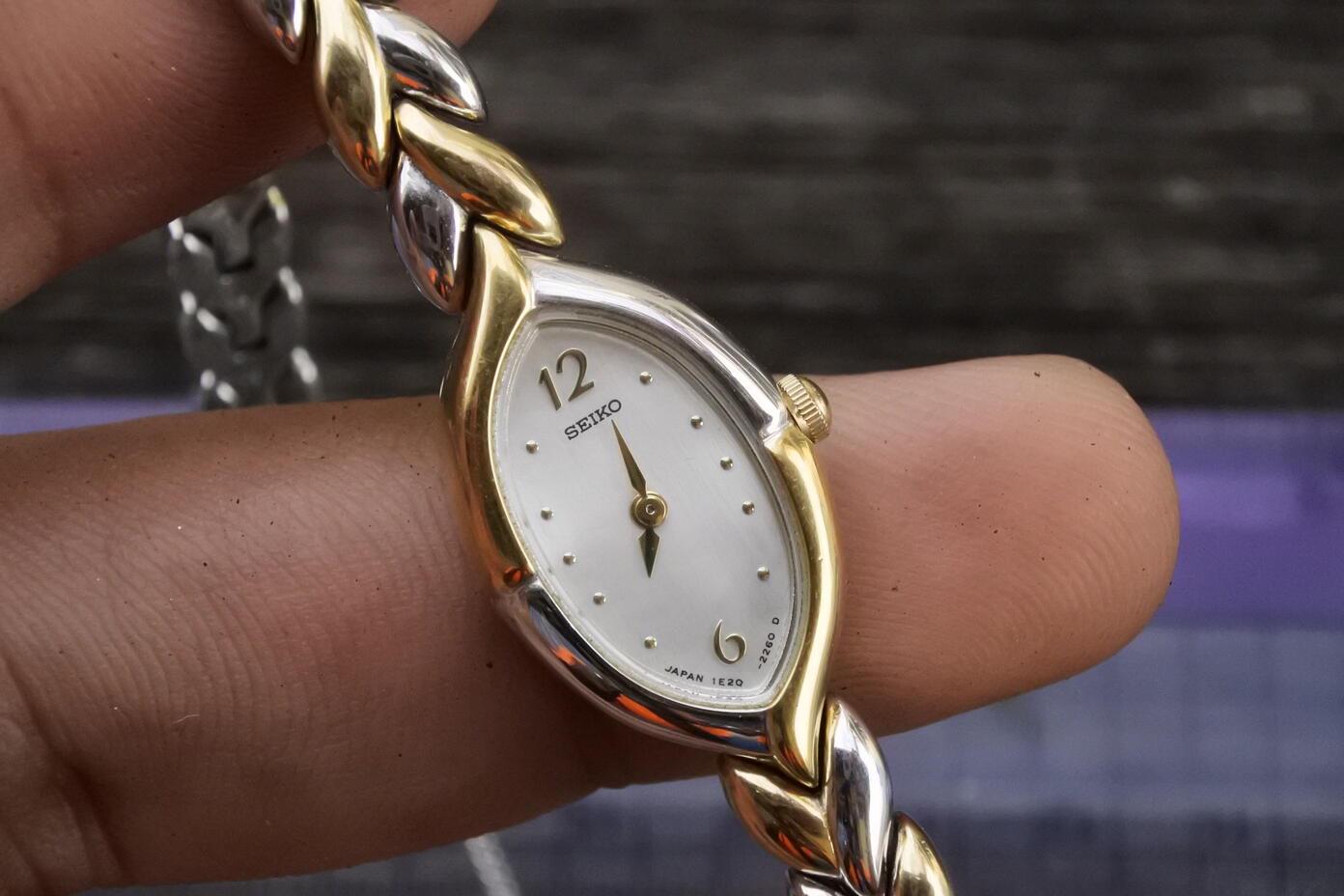 【未使用保管品/コマ5付】SEIKO クォーツ 1E20-6370 TISSE Vintage Seiko 1E20 6330 Integrated Bracelet Lady Quartz
