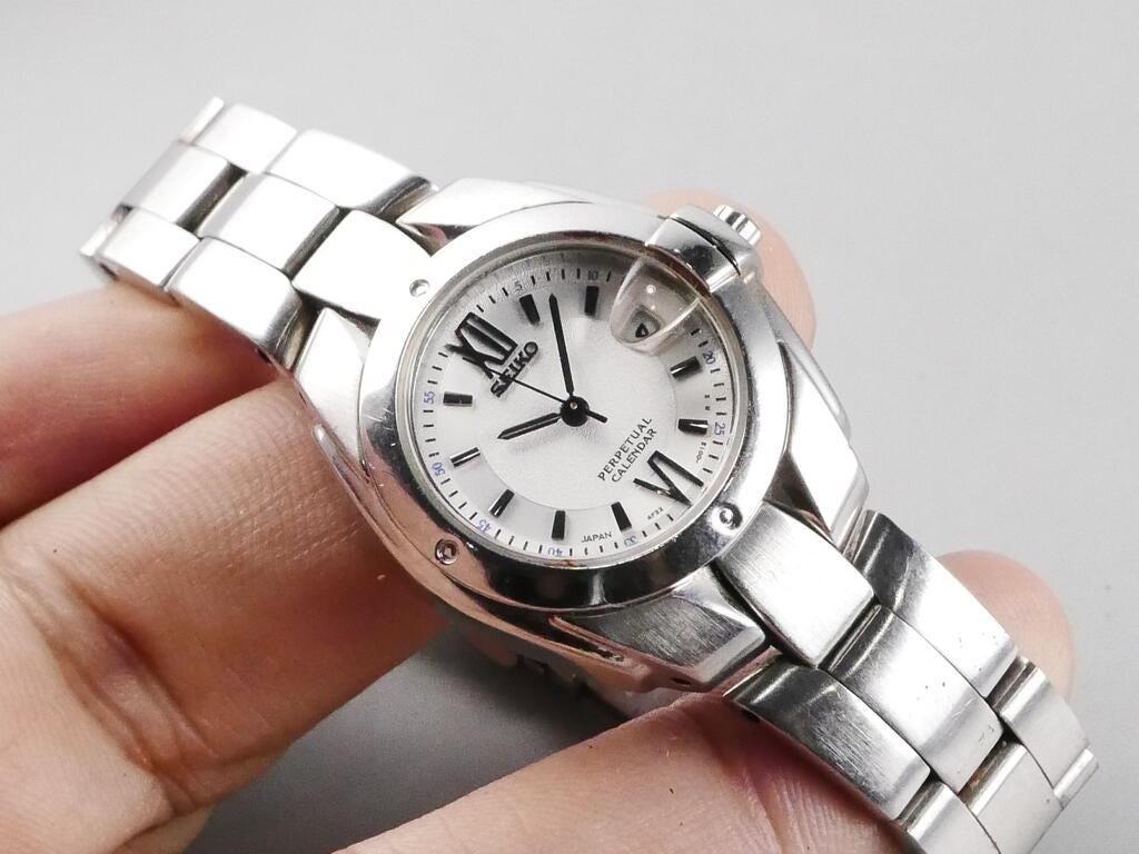 Vintage Seiko Perpetual Calendar 4F32 0010 Roman Numeric Dial Lady