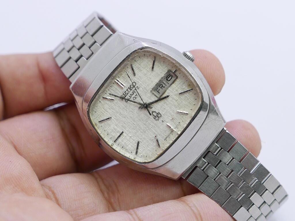Vintage Seiko QT 0823 5020 Textured Dial Men Quartz Watch Japan