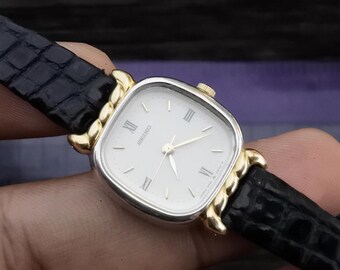 Vintage Seiko 2P21 5340 Roman Numeral Dial Lady Quartz Watch Japan
