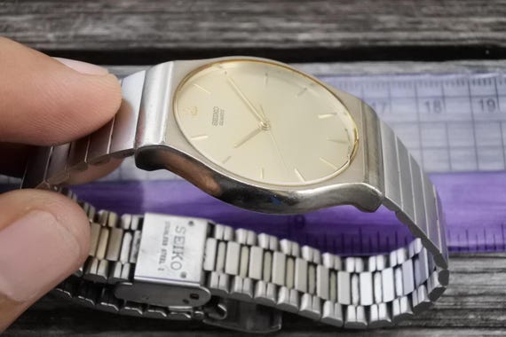 セイコー ドレス 5Y31-8010 ラウンド クォーツ ヴィンテージ 王冠ロゴ ヴィンテージ セイコー 5Y31 8010 グレー ダイヤル メンズ クォーツ