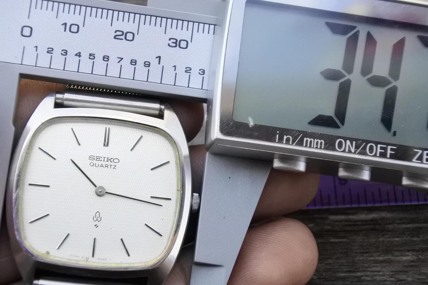 Vintage Seiko 4130 5320 Textured Dial Men Quartz Watch Japan JDM