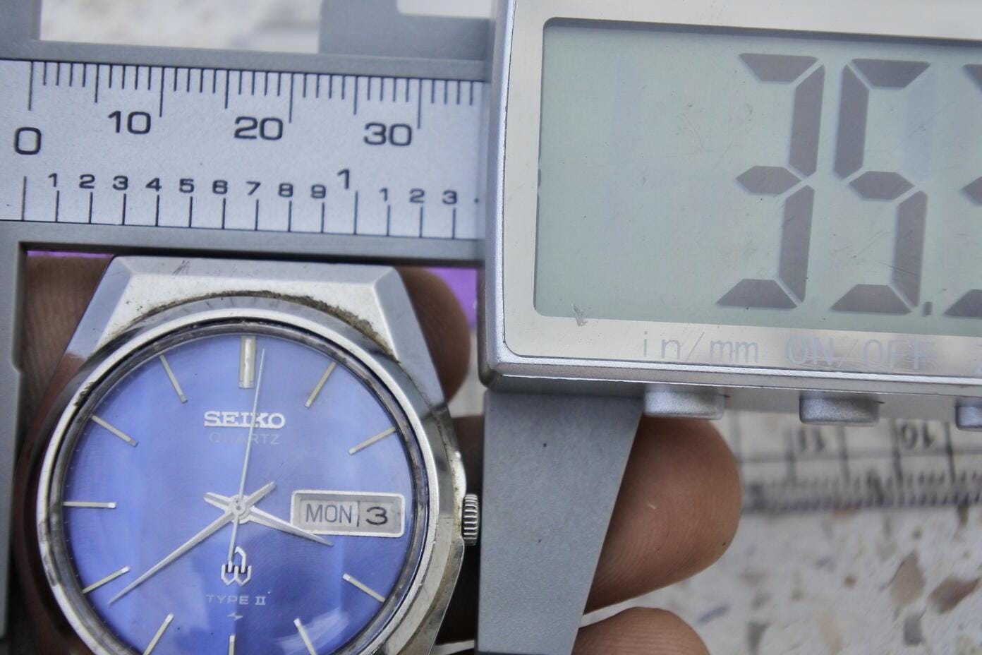 Vintage Seiko Type II 7123 7010 Blue Dial Men Quartz Watch Japan 
