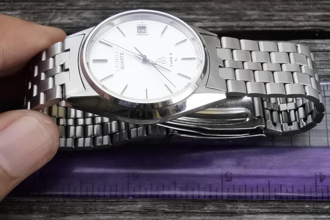 Vintage Seiko Type II 7122 7020 White Dial Men Quartz Watch Japan