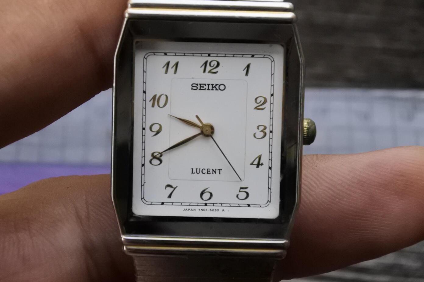 稼働 SEIKO LUCENT 腕時計 クォーツ スクエア ローマン 3045 Vintage Seiko Lucent 4N21 0610 Integrated Bracelet Men Quartz