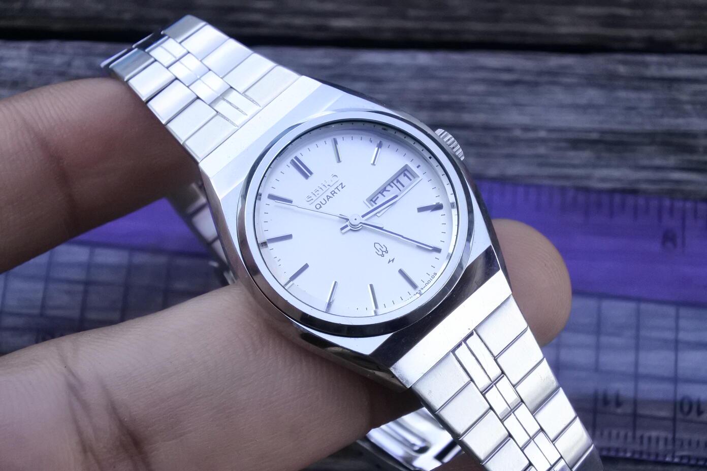 た*や様 セイコー レディース 時計 Vintage Seiko 2623 0010 White Dial Lady Quartz Watch Japan Round