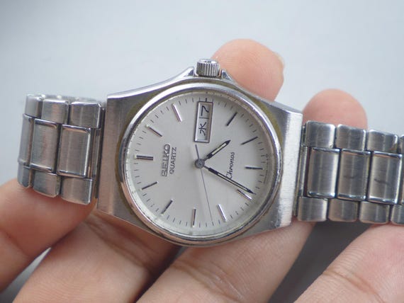 Vintage Seiko Chronos 8123 7090 White Dial Men Quartz Watch Japan