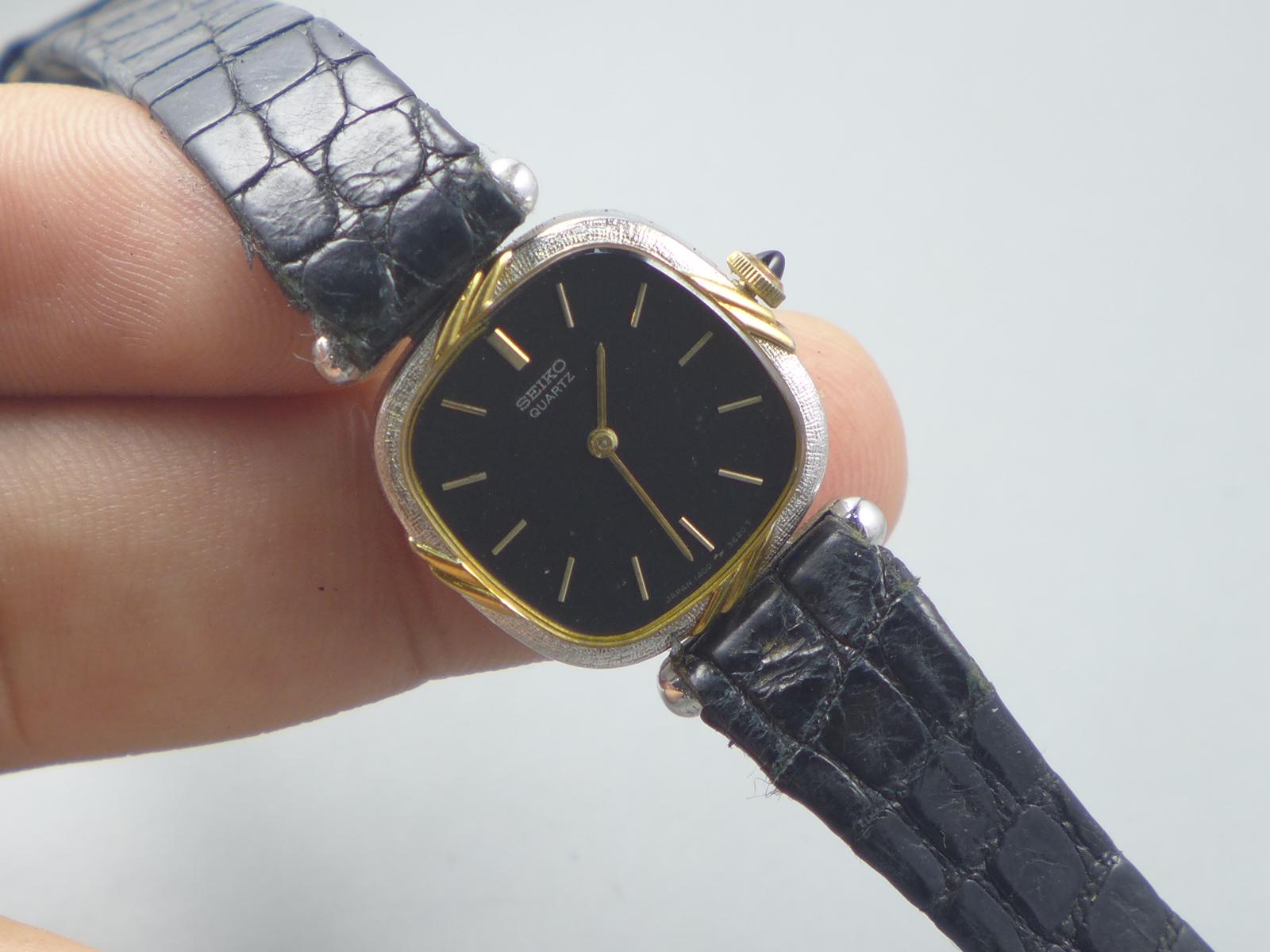 Vintage Seiko Gold Plate 1400 7020 Black Dial Lady Quartz Watch