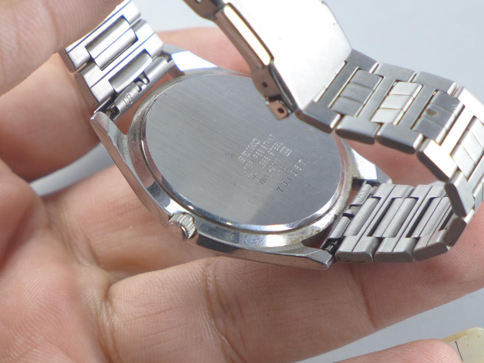 Vintage Seiko 7N43 9011 White Dial Men Quartz Watch Japan JDM