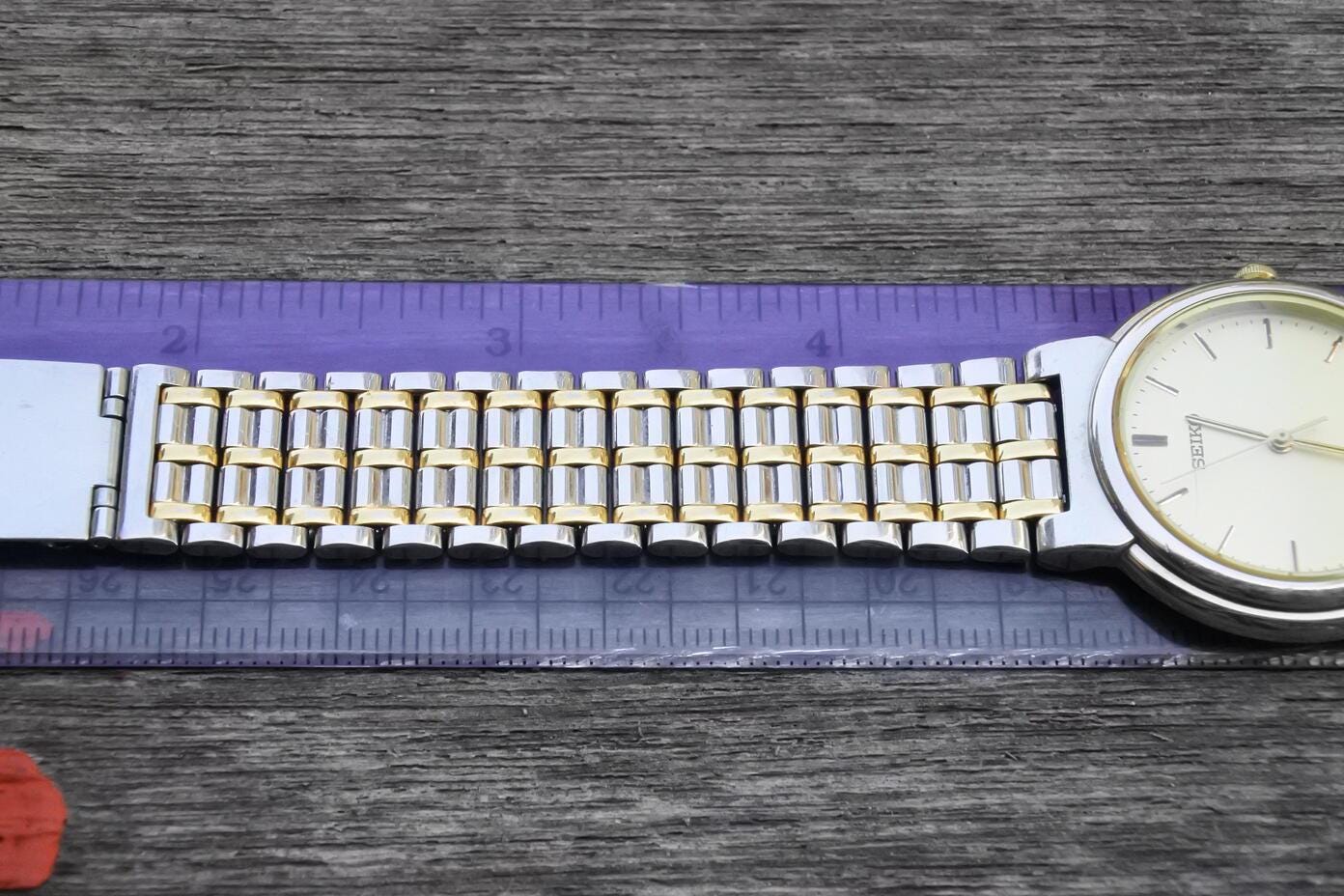 SEIKO セイコー 7N01-6G80 ヴィンテージ クォーツ 腕時計 SEIKO セイコー 7N01-6G80 ヴィンテージ クォーツ 腕時計 - メルカリ