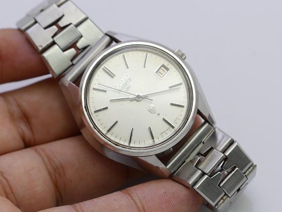 Vintage Seiko QR 3862 7020 White Dial Men Quartz Watch Japan Round