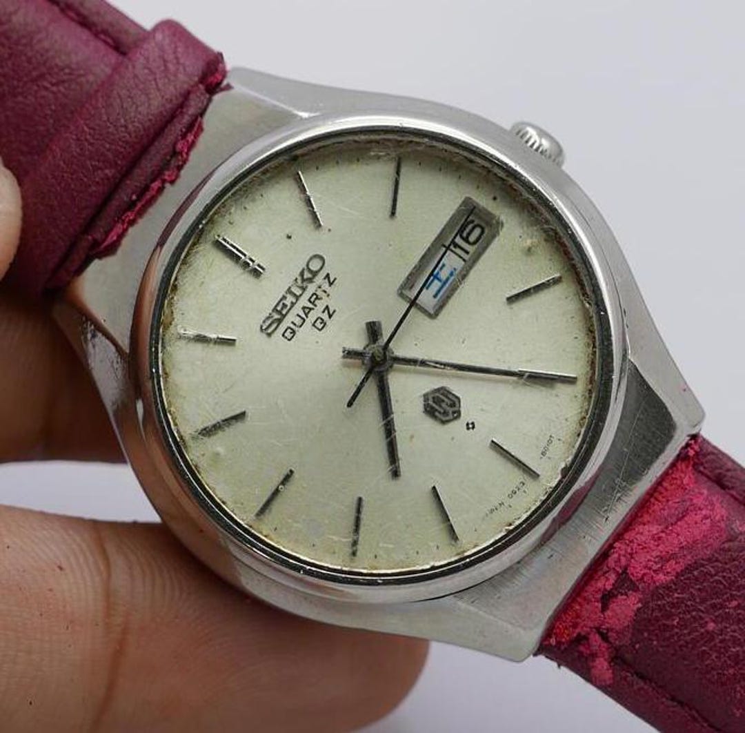 Vintage Seiko QZ 0922 8010 Silver Dial Men Quartz Watch Japan