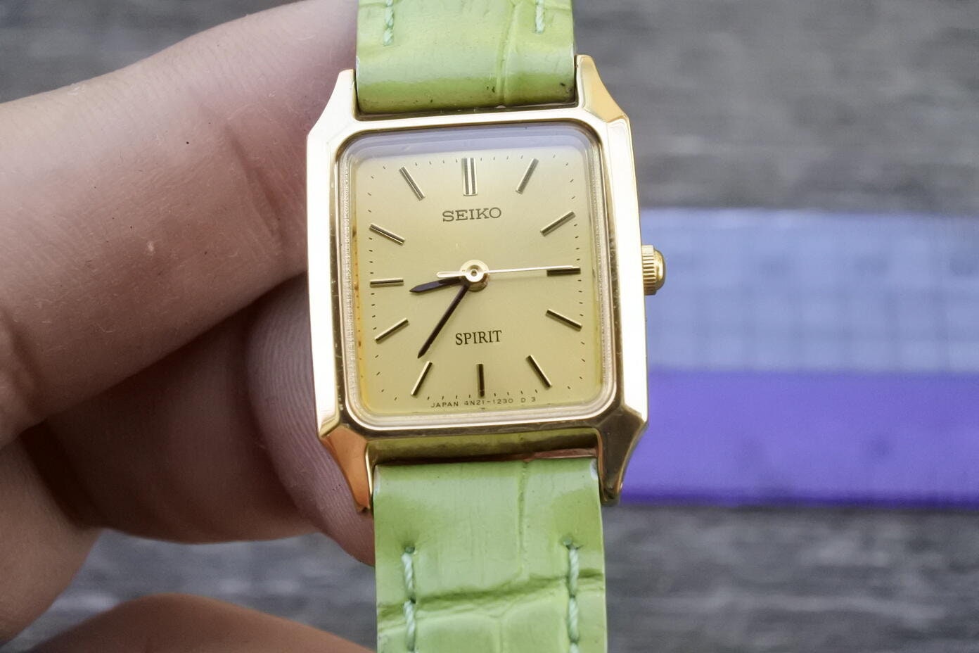 Vintage Seiko Spirit 4N21 5190 Yellow Dial Lady Quartz Watch Japan