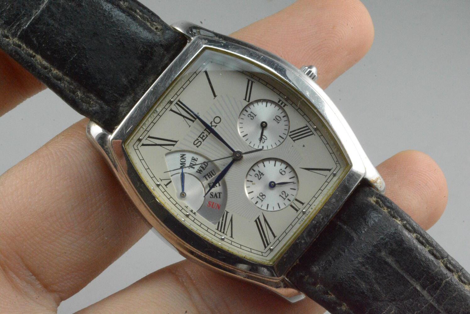 Vintage Seiko 5Y66 0AF0 Roman Numeric Dial Men Quartz Watch Japan