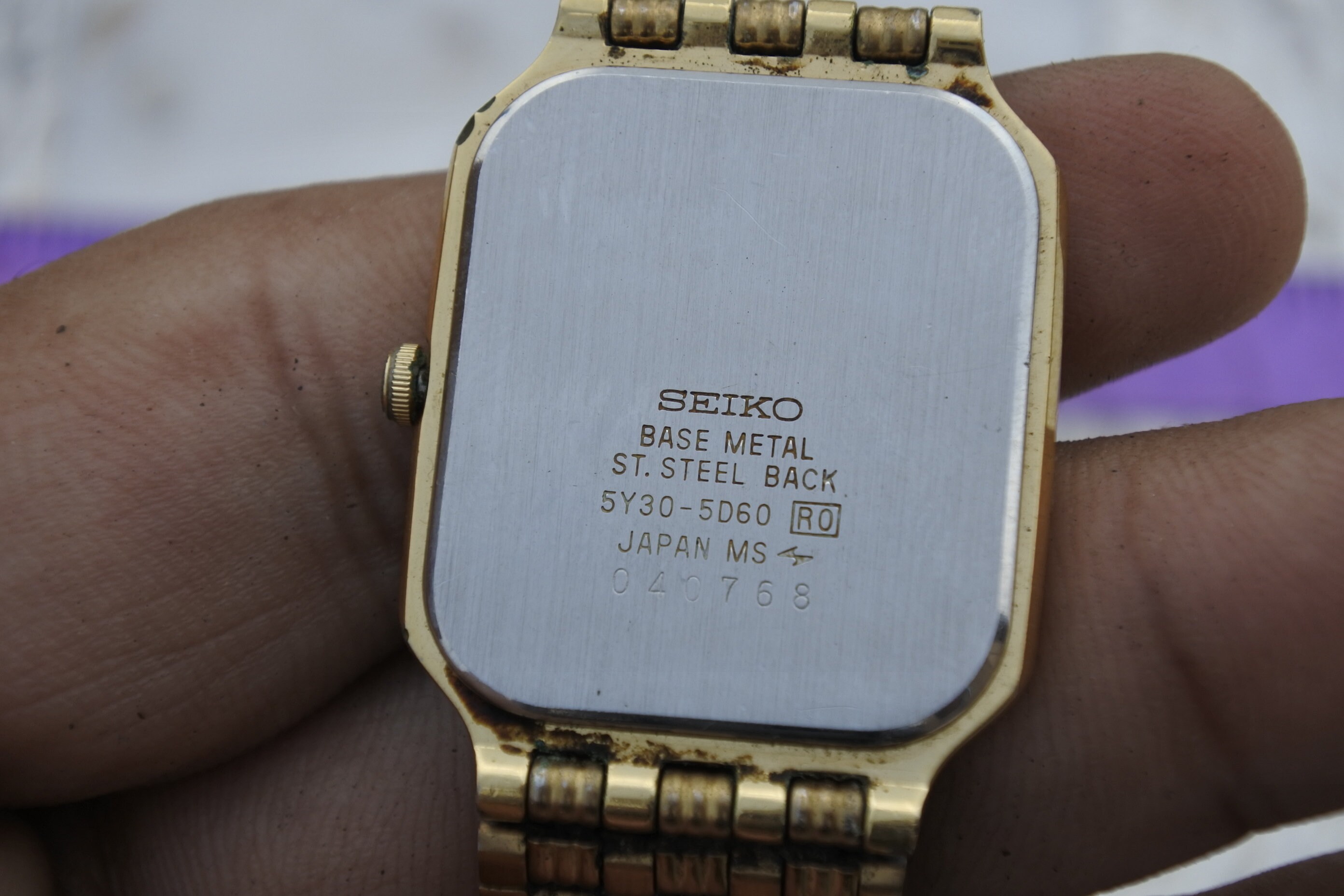 Vintage Seiko 5Y30 5D60 Roman Numeric Dial Unisex Quartz Vintage Seiko 5Y30 5D60 Roman Numeric Dial Unisex Quartz