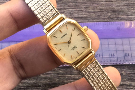 Vintage citizen サントス 80s y2k 腕時計　QUARTZ Vintage Citizen Gold Plated 2040 Small Second Lady Quartz Watch