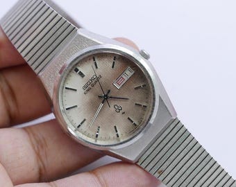 Vintage Seiko King Quartz 5856 8020 Textured Dial Men Quartz Watch