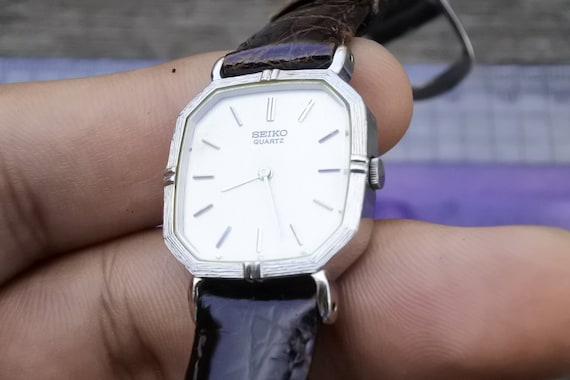 Vintage Seiko Gold Plated 2320 5920 Textured Dial Lady  display picture 1