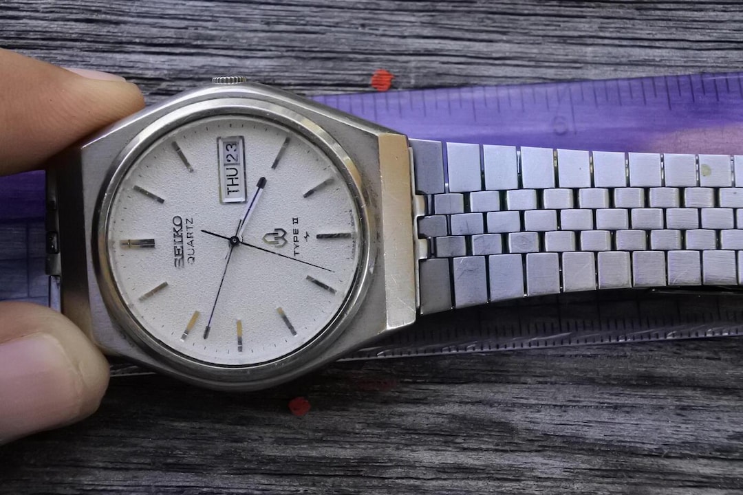 Vintage Seiko Type II 4336 8030 Textured Dial Men Quartz Watch