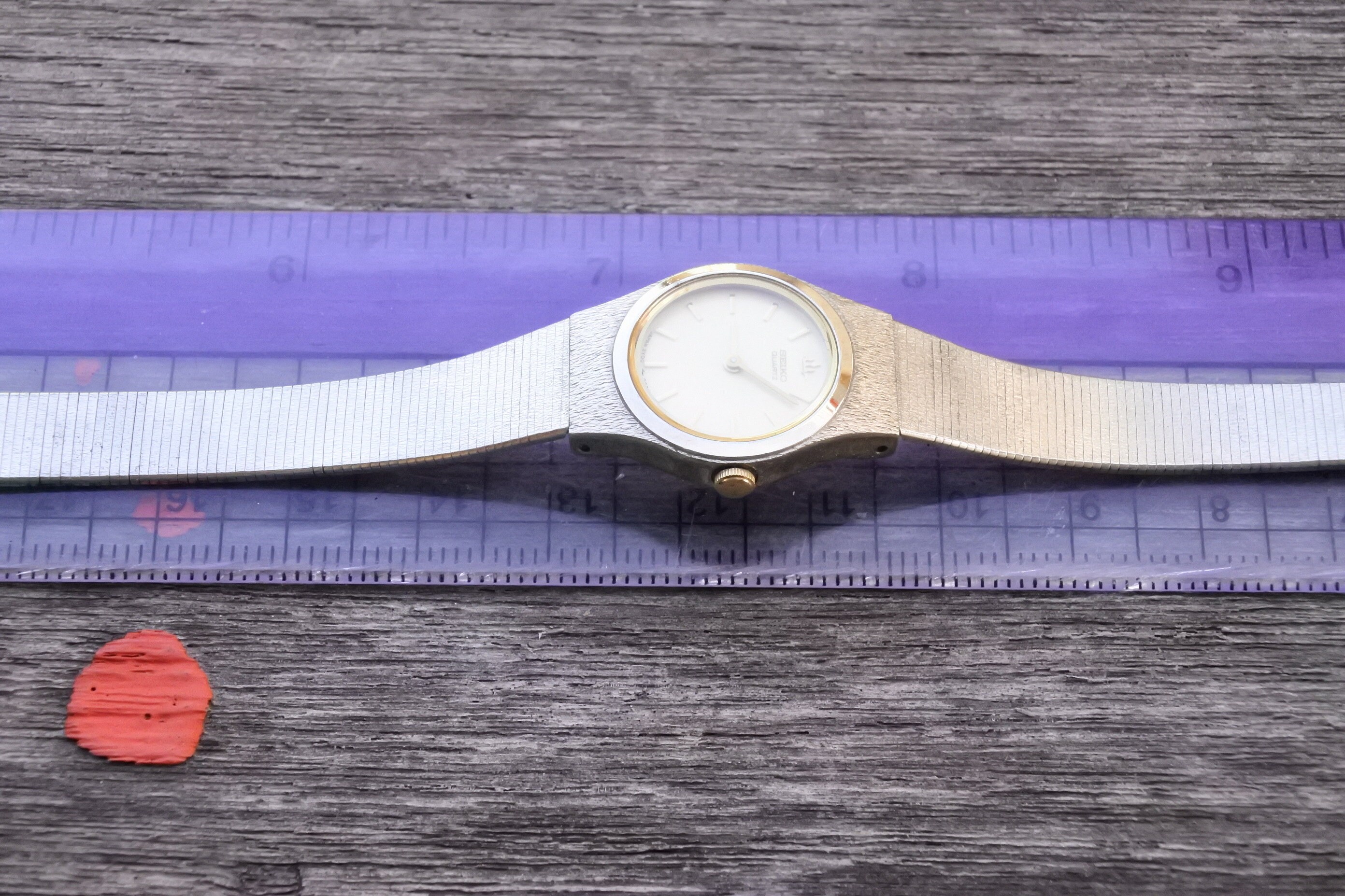 Vintage Seiko Galaxy 2Y00-0310  Quartz Ladies Watch-WORKING! Seiko Watch Women 20mm Black Dial Gold Tone Round 2y00-0A19  main image 4