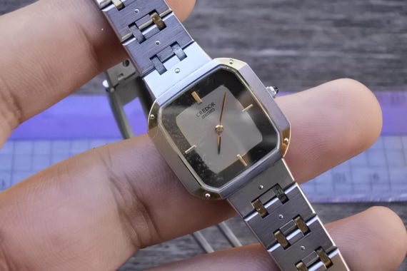 Vintage Seiko CREDOR 8420 5020 Integrated Bracelet Lady