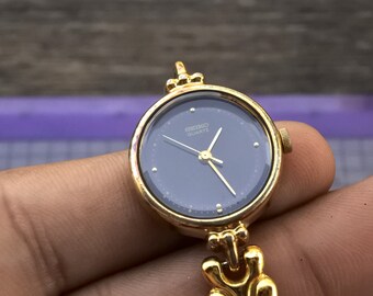Vintage Seiko Gold Plated 1421 0070 Black Dial Lady Quartz