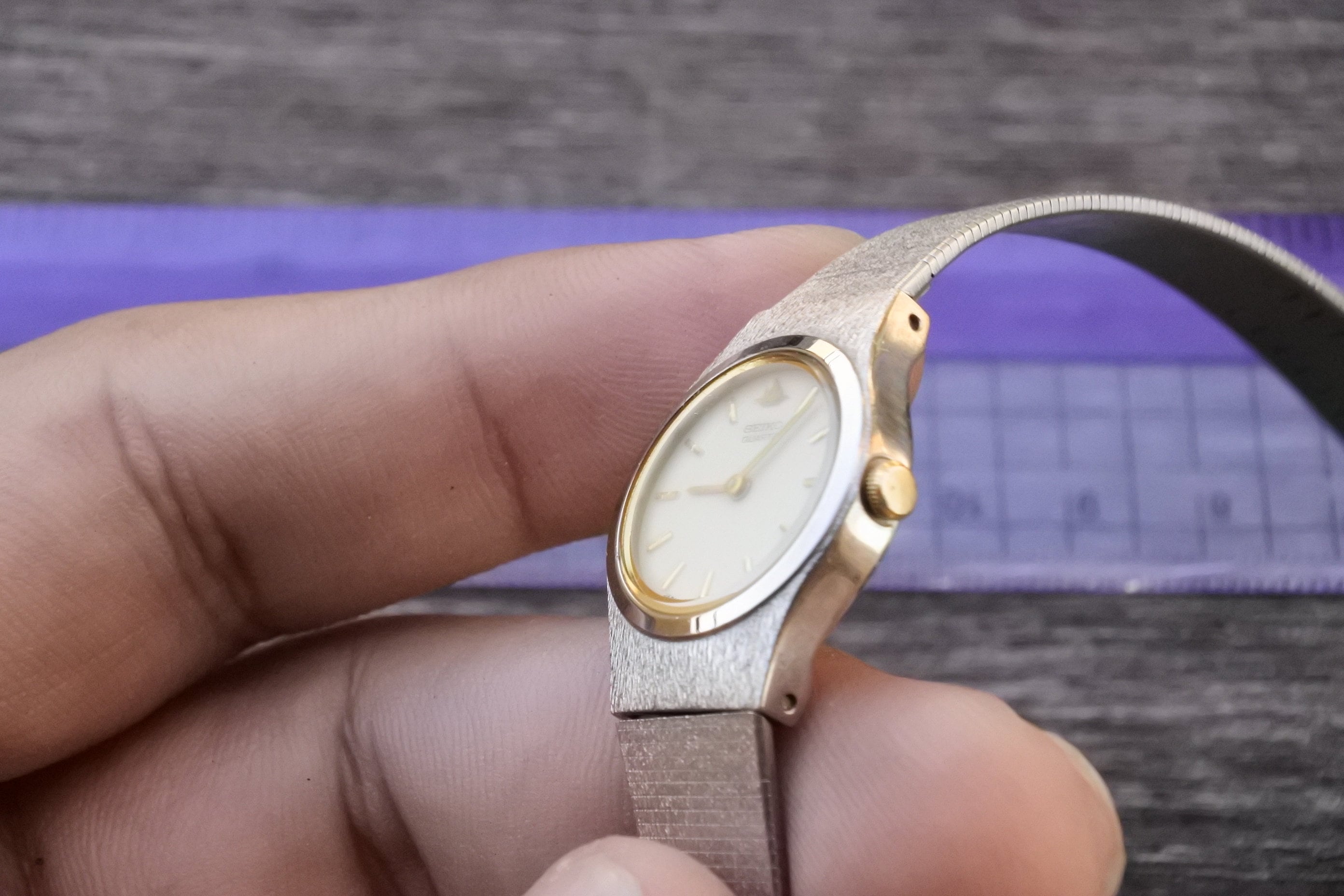 Vintage Seiko Galaxy 2Y00-0310  Quartz Ladies Watch-WORKING! Seiko Watch Women 20mm Black Dial Gold Tone Round 2y00-0A19  main image 2