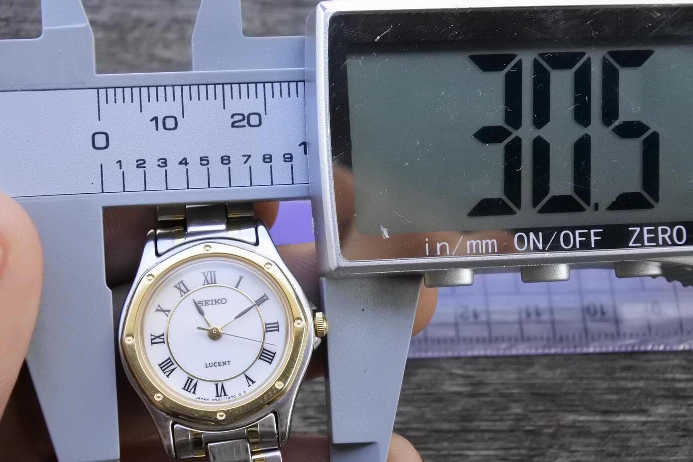 Vintage Seiko Lucent 4N21 0650 Roman Numeric Dial Lady