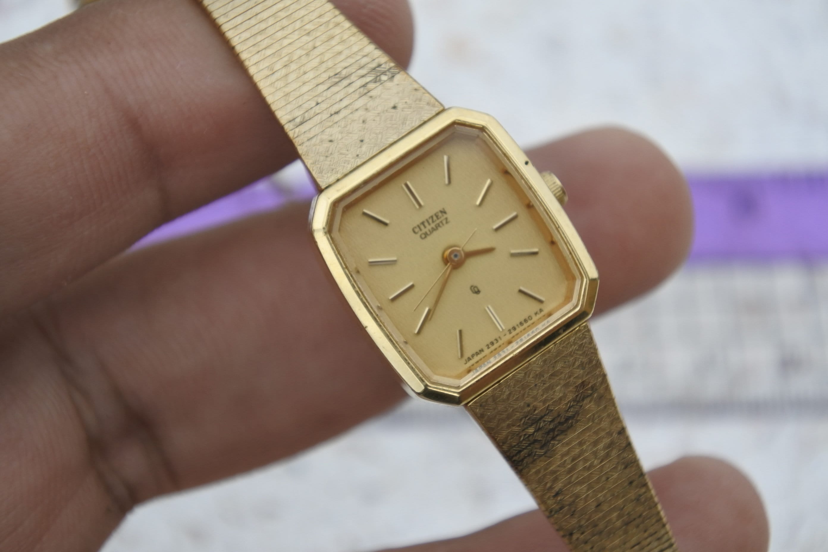 Vintage Citizen Gold Plated Yellow Dial Lady Quartz Wrist Watch