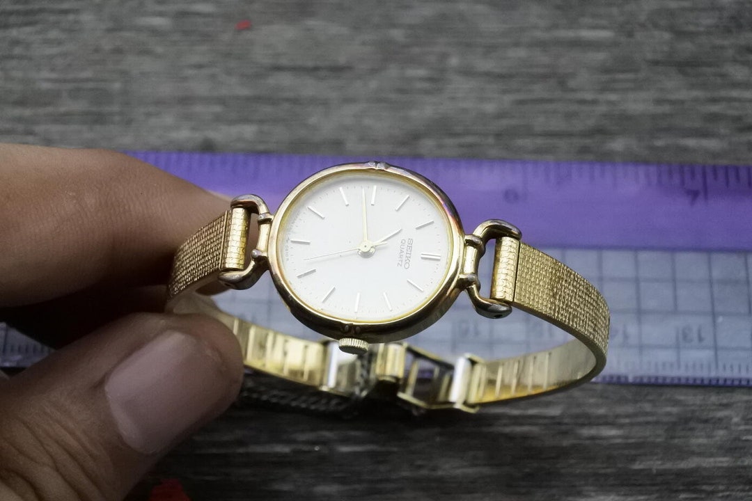 Vintage Seiko Gold Plated 1221 5570 Yellow Dial Lady Quartz Watch