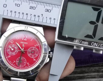 Vintage Seiko 5Y89 0B30 Red Dial Lady Quartz Watch Japan