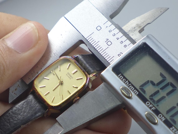 Vintage Seiko Gold Plate 1421 5130 Textured Dial Lady Quartz Watch