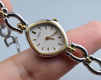 Vintage Seiko 2P20 5990 Oval Lady Quartz Watch Japan JDM