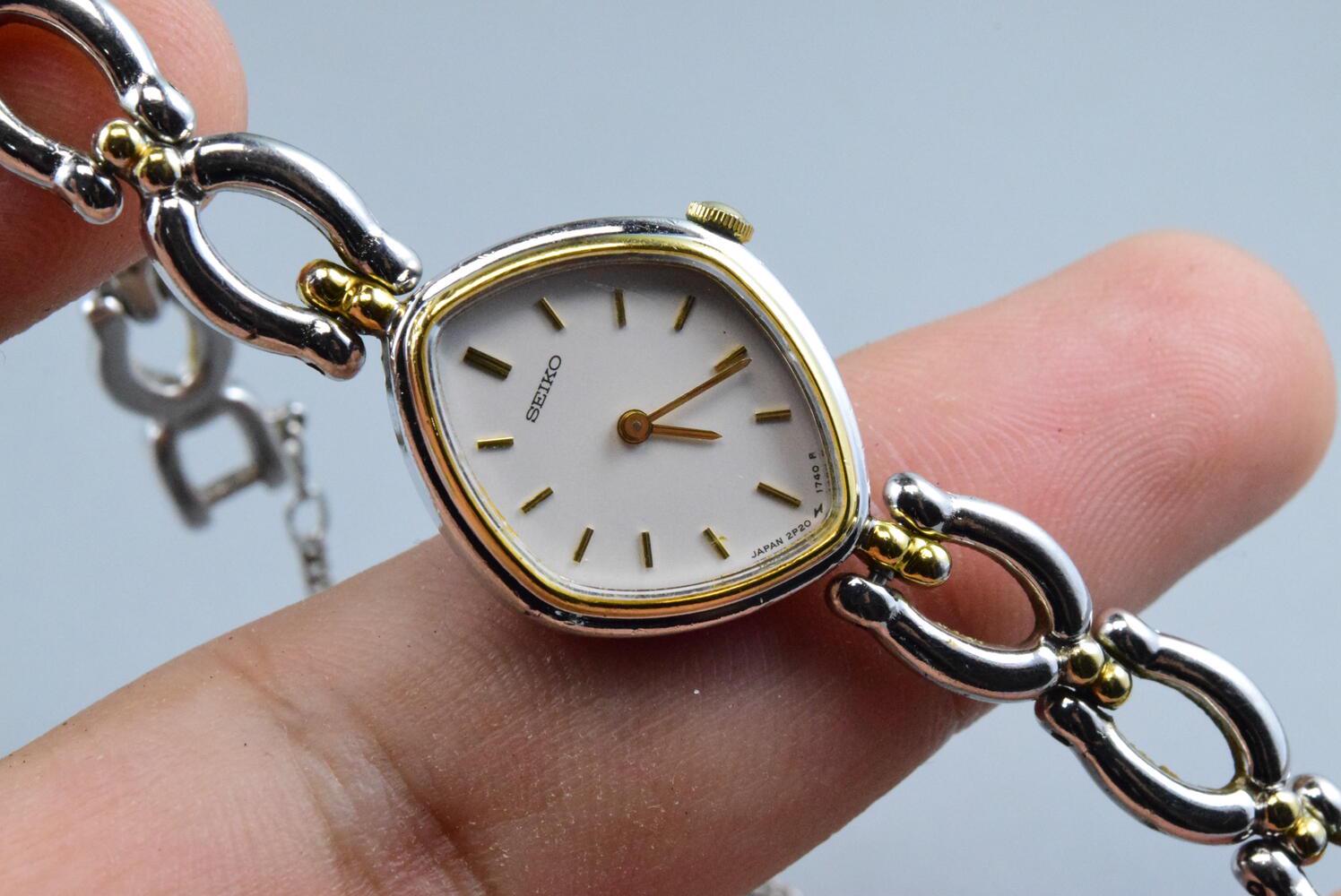 Vintage Seiko 2P20 5990 Oval Lady Quartz Watch Japan JDM