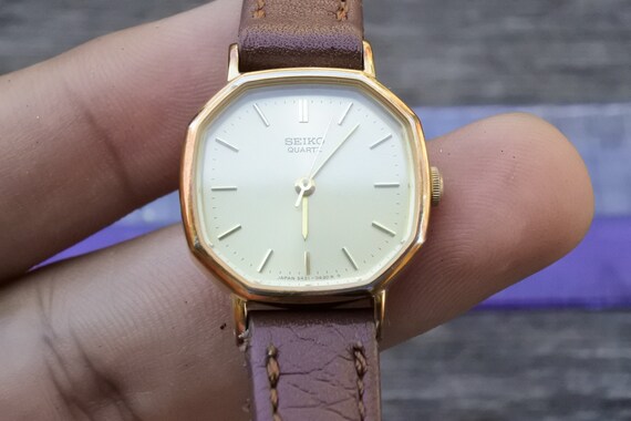 Vintage Seiko Gold Plated 5421 5190 Yellow Dial Lady Quartz Watch