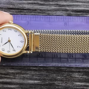 Vintage Seiko 7321 6070 White Dial Lady Quartz Watch Japan Oval Shape 23mm