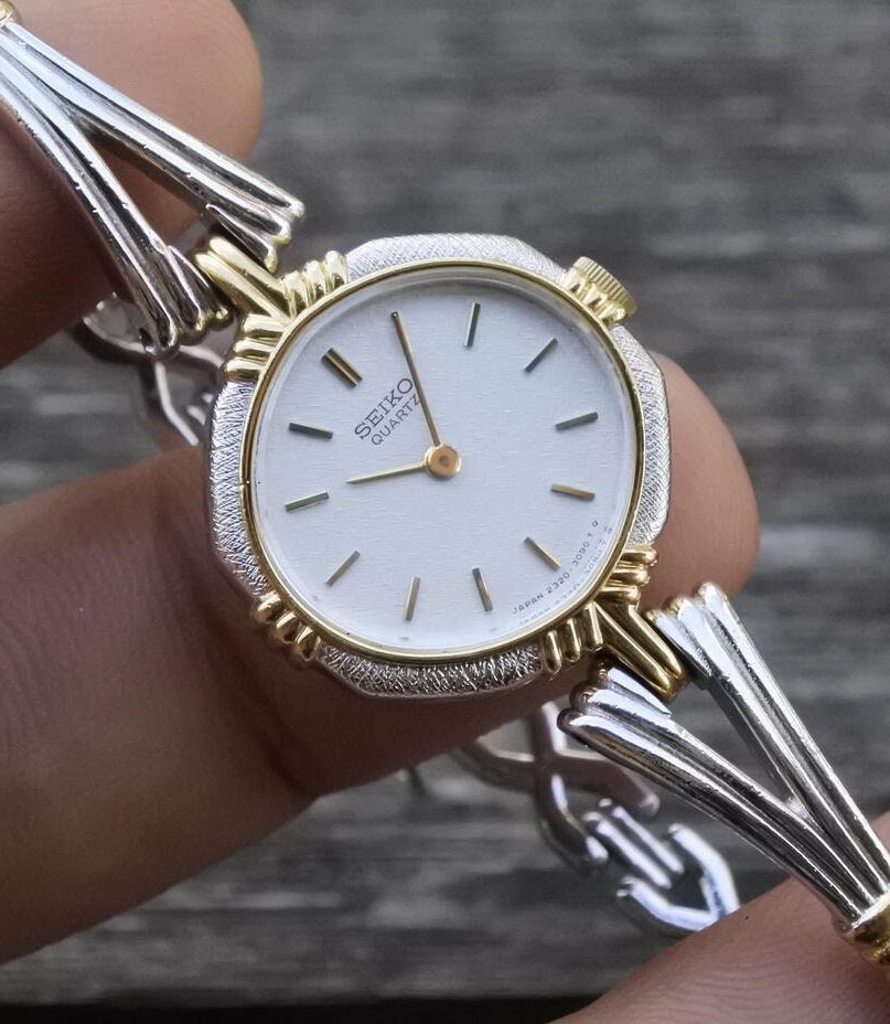 Vintage Seiko Gold Plated 2320 6490 Integrated Bracelet Lady