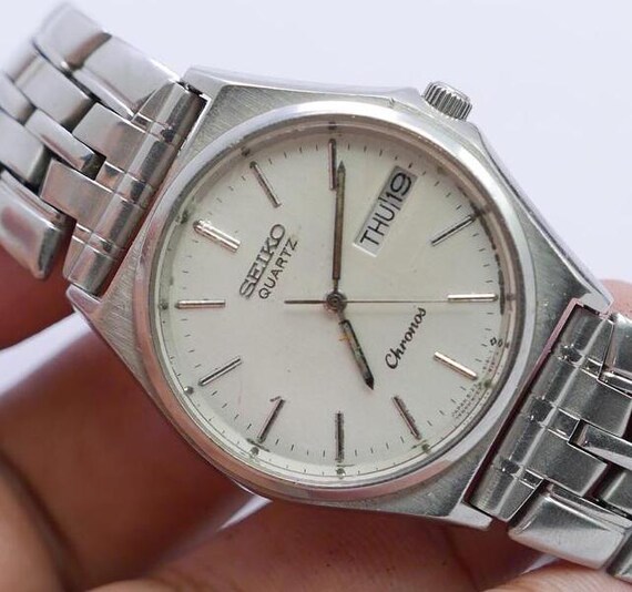 Vintage Seiko Chronos 8123 6130 White Dial Men Quartz Watch Japan