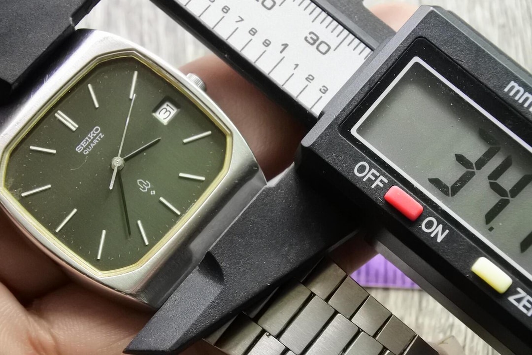 Vintage Seiko Year 1977 7832 5000 Green Dial Men Quartz