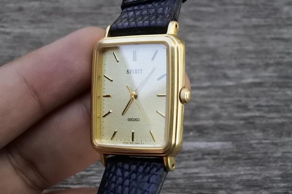 最大10%OFFクーポン Seiko Vintage Spirit Quartz Men Dial Textured 5B50 5E21 時計