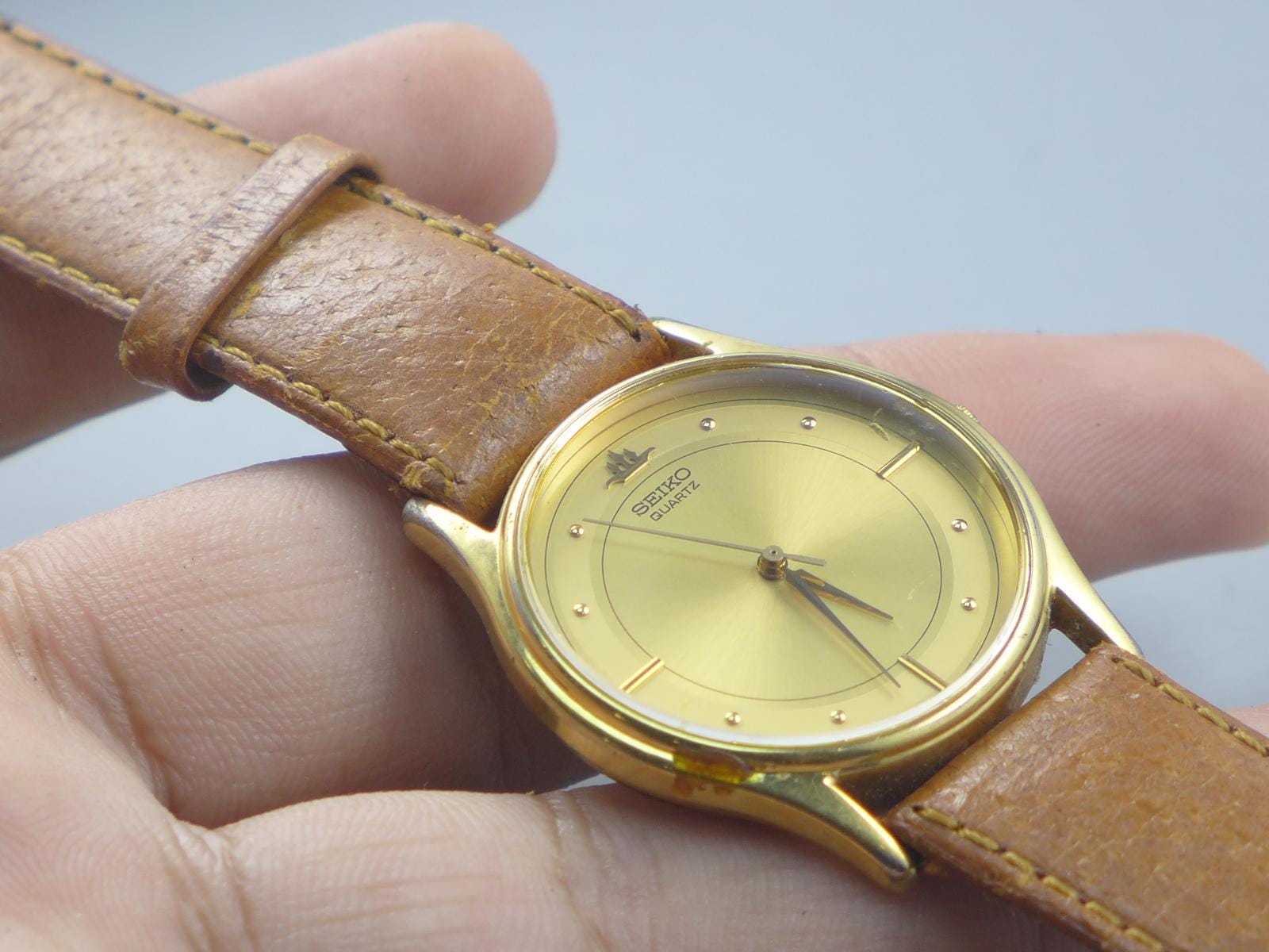 Vintage Seiko 2K01 0010 Golden Dial Lady Quartz Watch Japan JDM 