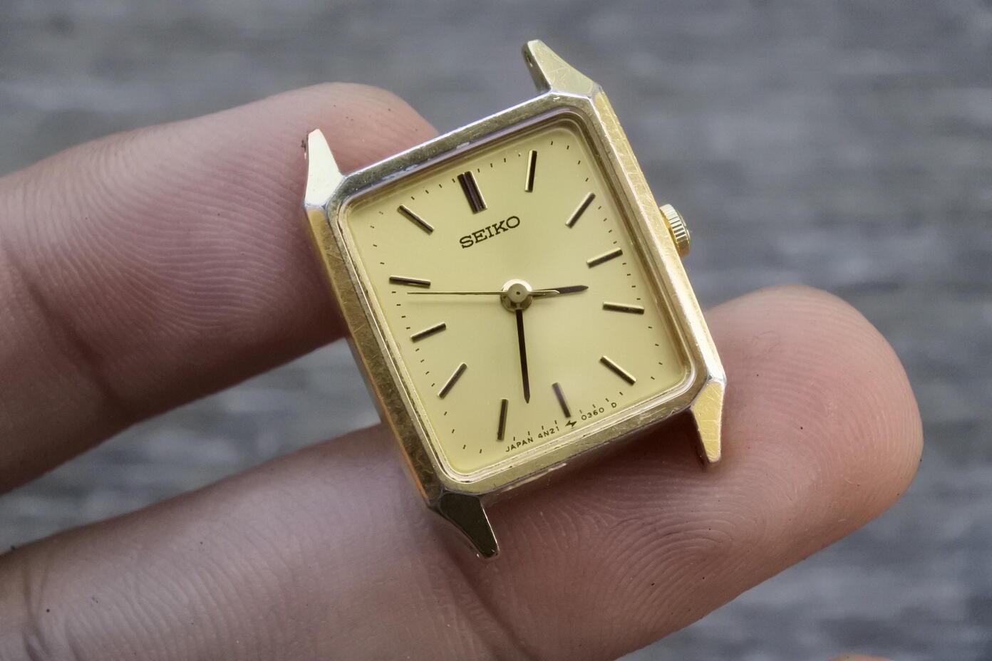 Seiko 4N21-5160 Lucent ゴールド レディース 腕時計 Seiko 4N21-5160 Lucent ゴールド レディース 腕時計